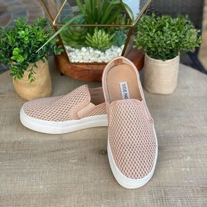 Steve Madden Gills-M Slide On Shoes